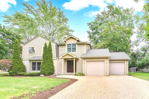 Tiny photo for 315 S Beverly Lane, Arlington Heights, IL 60005 (MLS # 12460699)