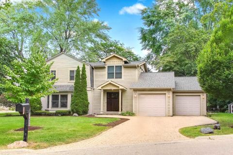 Tiny photo for 315 S Beverly Lane, Arlington Heights, IL 60005 (MLS # 12460699)