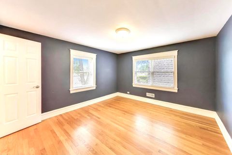 Tiny photo for 315 S Beverly Lane, Arlington Heights, IL 60005 (MLS # 12460699)