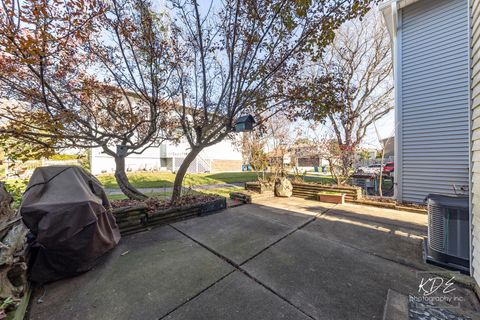 Tiny photo for 1748 Prentiss Drive, Downers Grove, IL 60516 (MLS # 12518508)