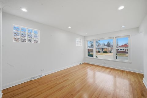 Tiny photo for 15505 Drexel Avenue, Dolton, IL 60419 (MLS # 12584029)