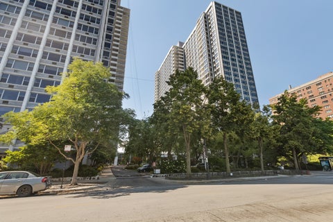 Photo of 4250 N Marine Drive #911, Chicago, IL 60613 (MLS # 12692072)