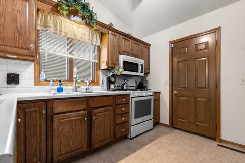 Tiny photo for 125 Heath Cliff Drive, Poplar Grove, IL 61065 (MLS # 12516200)