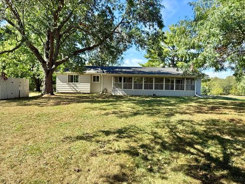Tiny photo for 502 Woodland Drive, Dixon, IL 61021 (MLS # 12488647)
