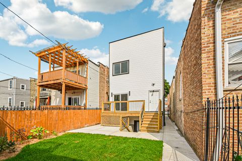 Tiny photo for 942 N Harding Avenue, Chicago, IL 60651 (MLS # 12484255)