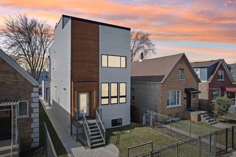 Photo of 942 N Harding Avenue, Chicago, IL 60651 (MLS # 12484255)