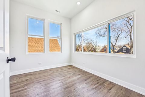 Tiny photo for 942 N Harding Avenue, Chicago, IL 60651 (MLS # 12484255)