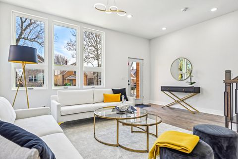 Tiny photo for 942 N Harding Avenue, Chicago, IL 60651 (MLS # 12484255)