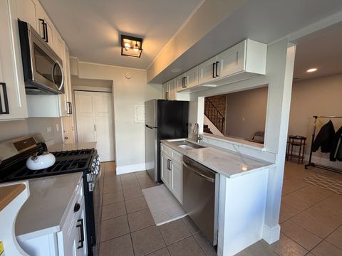 Tiny photo for 335 David Court #B, Bartlett, IL 60103 (MLS # 12563097)