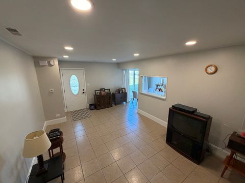 Tiny photo for 335 David Court #B, Bartlett, IL 60103 (MLS # 12563097)
