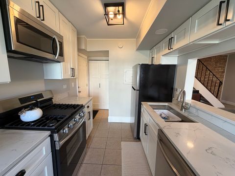 Tiny photo for 335 David Court #B, Bartlett, IL 60103 (MLS # 12563097)