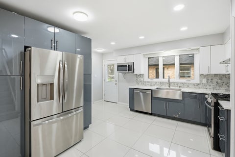 Tiny photo for 11748 S Laporte Avenue, Alsip, IL 60803 (MLS # 12774689)