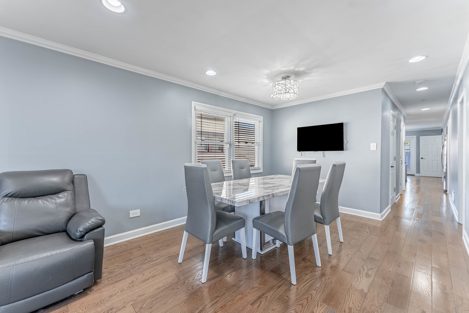 3507 N Narragansett Avenue