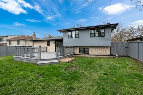 Tiny photo for 140 Spring Oaks Drive, Wood Dale, IL 60191 (MLS # 12617684)