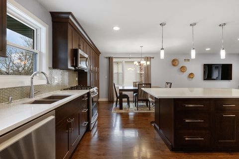 Tiny photo for 140 Spring Oaks Drive, Wood Dale, IL 60191 (MLS # 12617684)