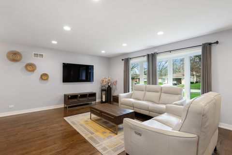 Tiny photo for 140 Spring Oaks Drive, Wood Dale, IL 60191 (MLS # 12617684)