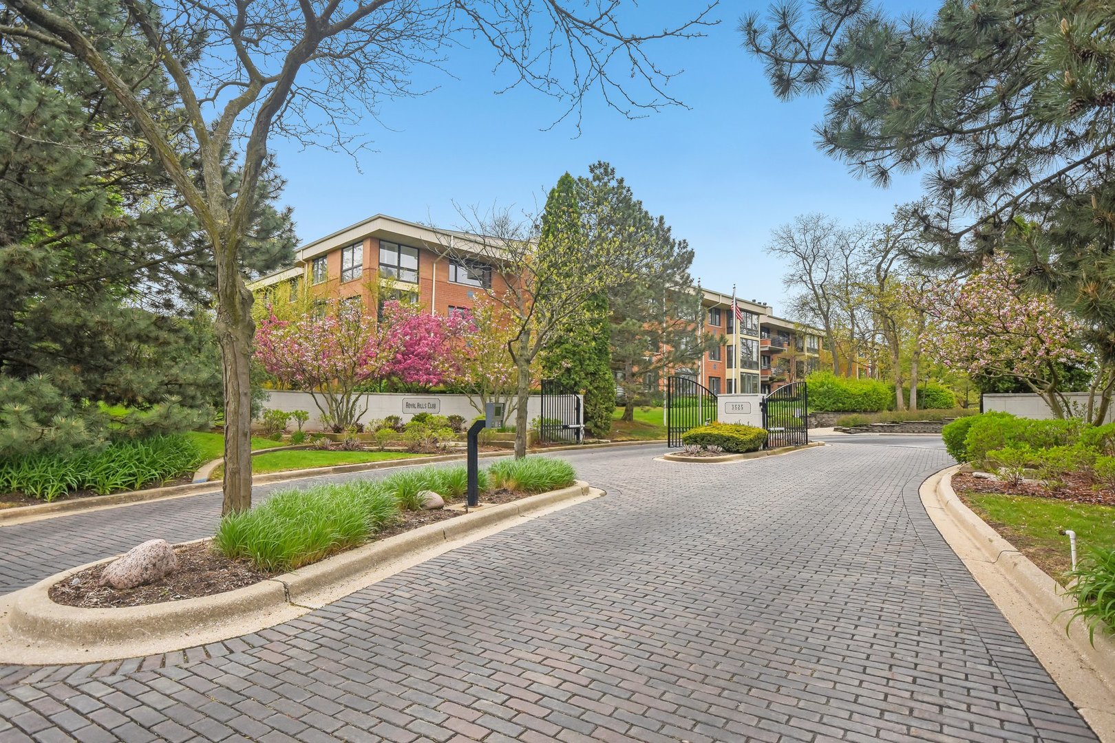 3525 S Cass Court 302