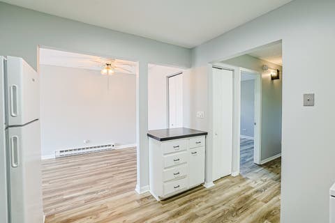 Tiny photo for 210 KLEIN CREEK Court #5E, Carol Stream, IL 60188 (MLS # 12712046)
