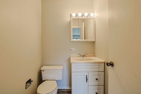 Tiny photo for 210 KLEIN CREEK Court #5E, Carol Stream, IL 60188 (MLS # 12712046)