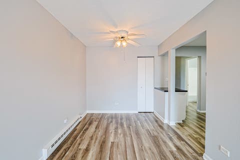 Tiny photo for 210 KLEIN CREEK Court #5E, Carol Stream, IL 60188 (MLS # 12712046)