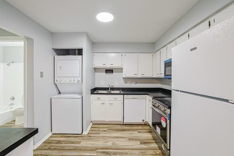 Tiny photo for 210 KLEIN CREEK Court #5E, Carol Stream, IL 60188 (MLS # 12712046)