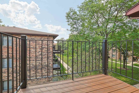 Tiny photo for 210 KLEIN CREEK Court #5E, Carol Stream, IL 60188 (MLS # 12712046)