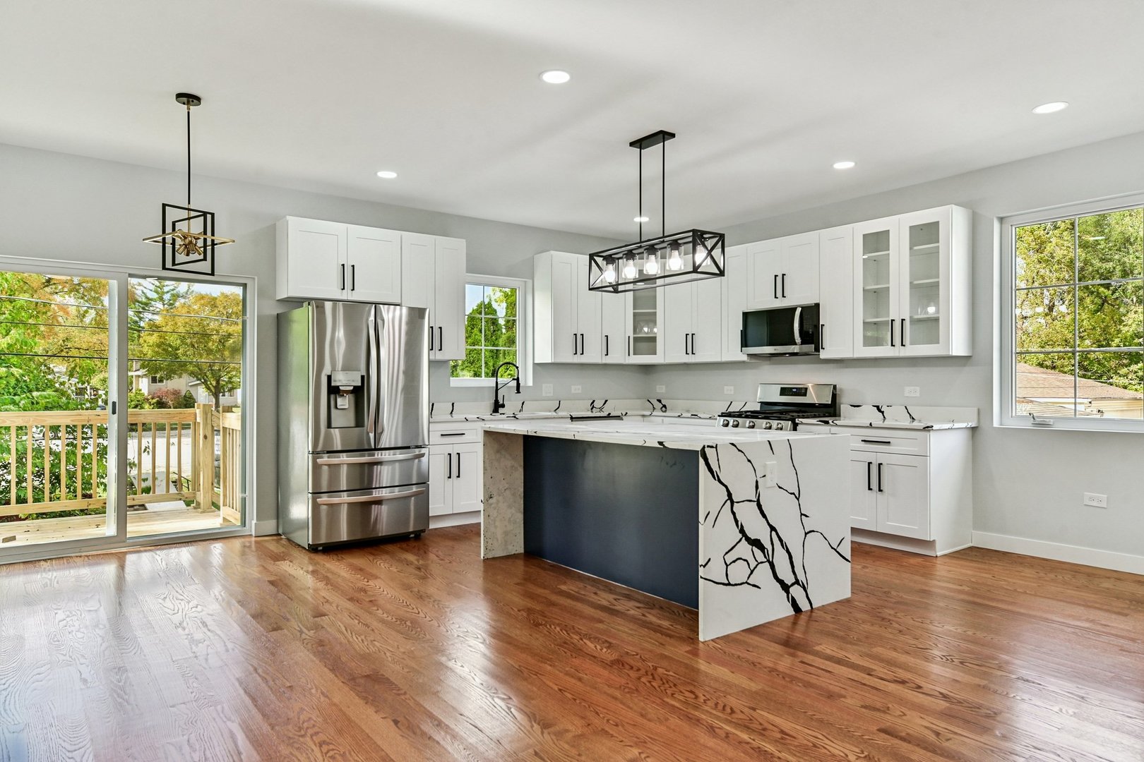 526 N Harvard Avenue