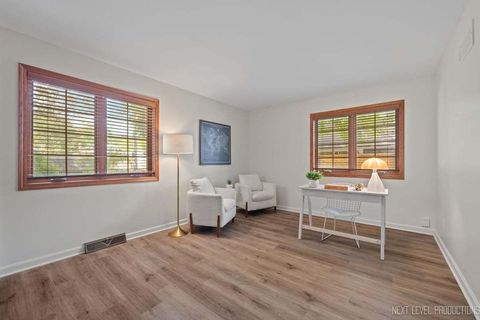 Tiny photo for 1015 S 6th Street, St. Charles, IL 60174 (MLS # 12480575)