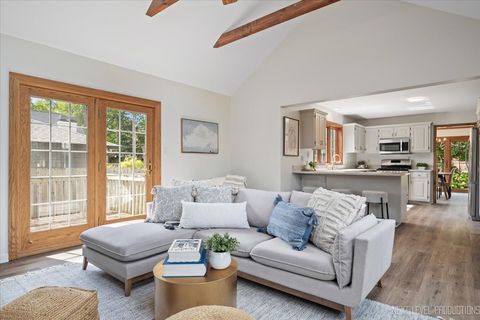 Tiny photo for 1015 S 6th Street, St. Charles, IL 60174 (MLS # 12480575)