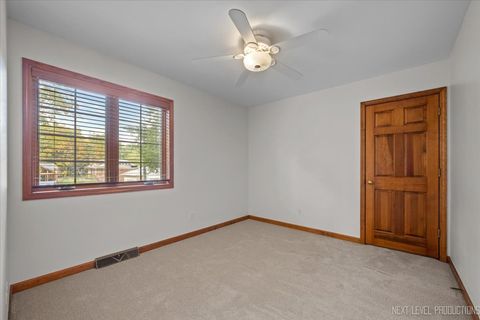 Tiny photo for 1015 S 6th Street, St. Charles, IL 60174 (MLS # 12480575)