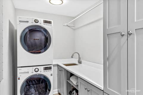 Tiny photo for 108 Waterside Place, Burr Ridge, IL 60527 (MLS # 12642069)