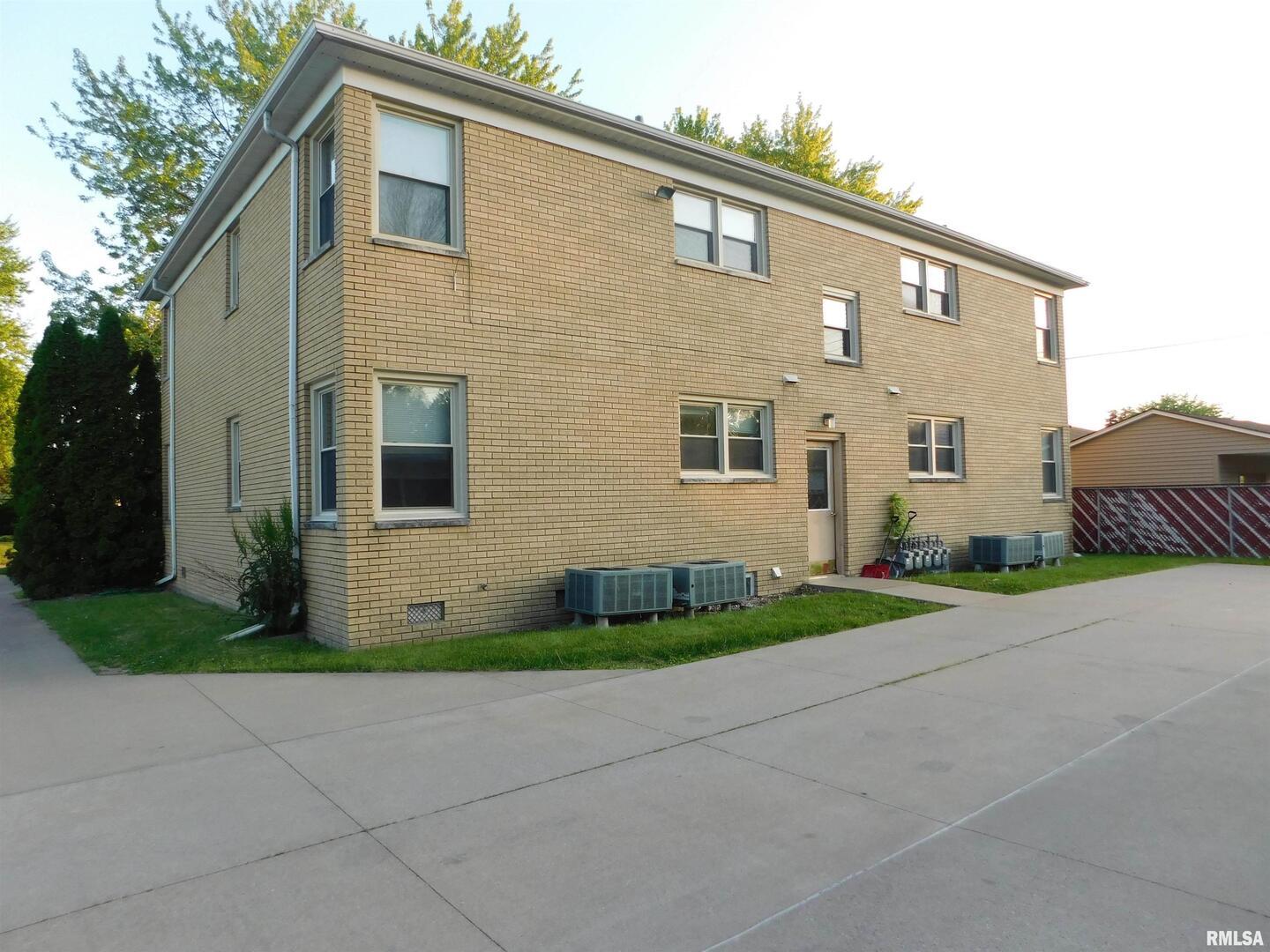 411 34th Avenue, Rock Island, IL, 61244 3 411 34th Avenue