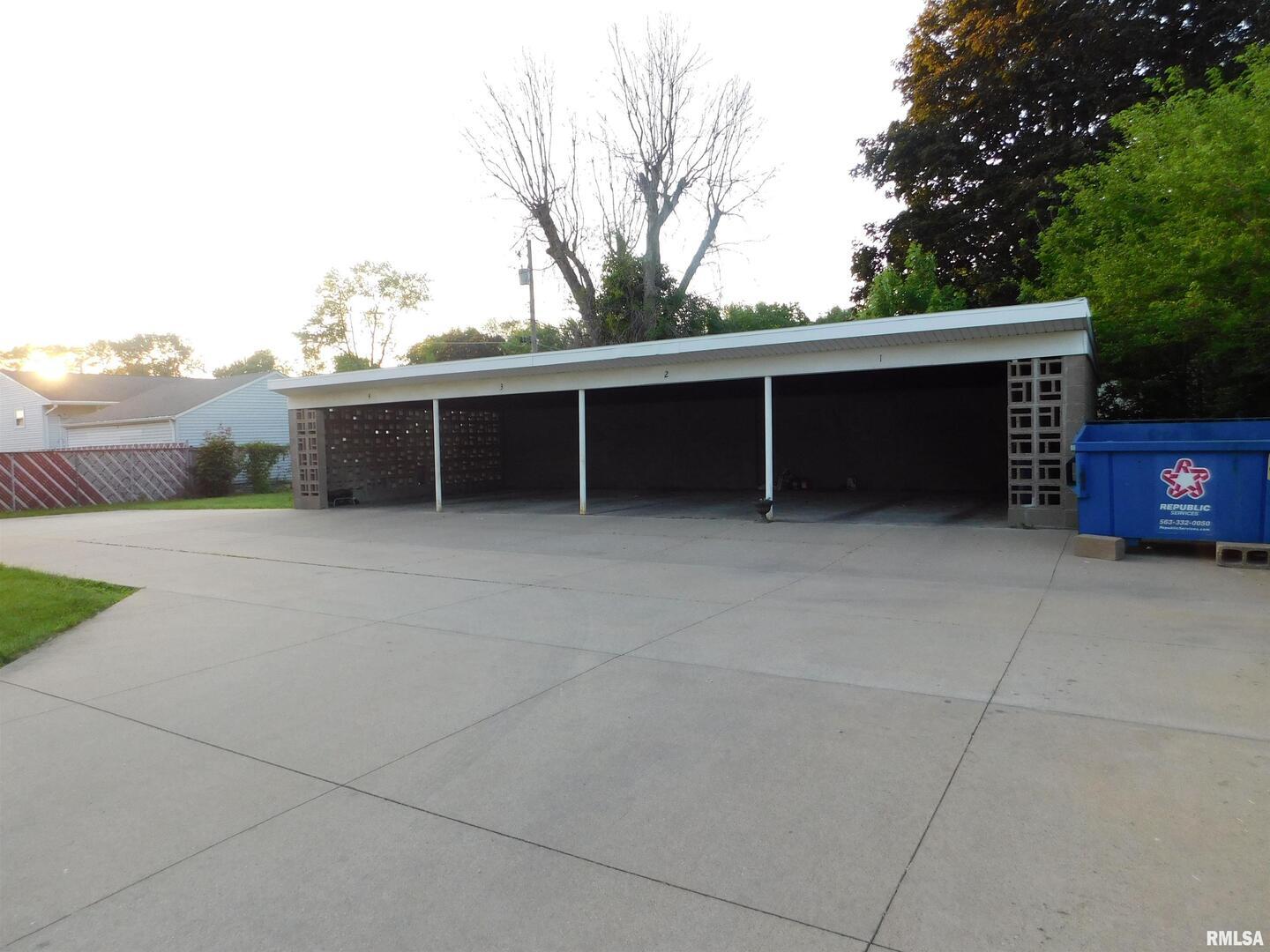 411 34th Avenue, Rock Island, IL, 61244 4 411 34th Avenue