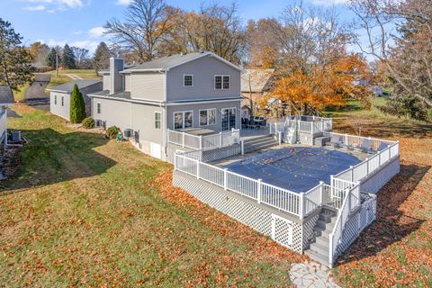 Tiny photo for 3 Holiday Drive, Lake Holiday, IL 60552 (MLS # 12532102)