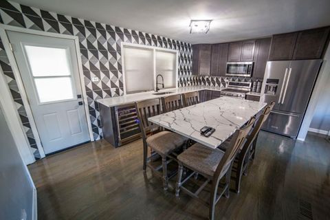 Tiny photo for 5543 W 83rd Street, Burbank, IL 60459 (MLS # 12522558)