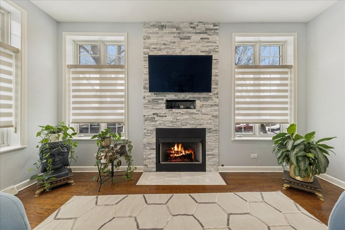 1901 W Armitage Avenue 1E