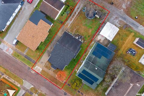 Tiny photo for 2018 CLARKE Street, Murphysboro, IL 62966 (MLS # EB460579)