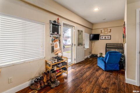 Tiny photo for 2018 CLARKE Street, Murphysboro, IL 62966 (MLS # EB460579)