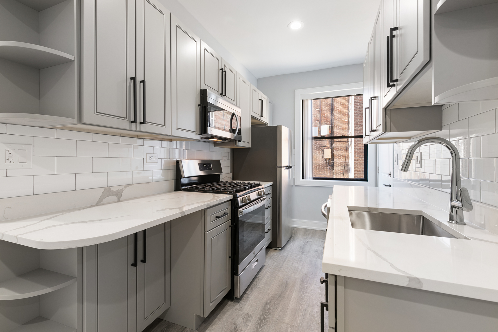 7622 N Eastlake Terrace 1D