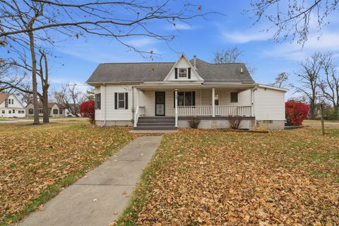 Photo of 109 S Jefferson Street, Towanda, IL 61776 (MLS # 12518372)