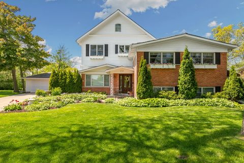 Photo of 2740 Lincoln Lane, Wilmette, IL 60091 (MLS # 12630786)