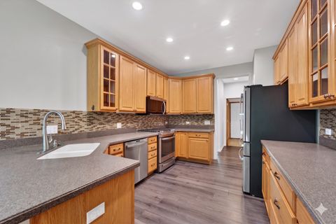 Tiny photo for 3624 Creekside Court, Winthrop Harbor, IL 60096 (MLS # 12631665)