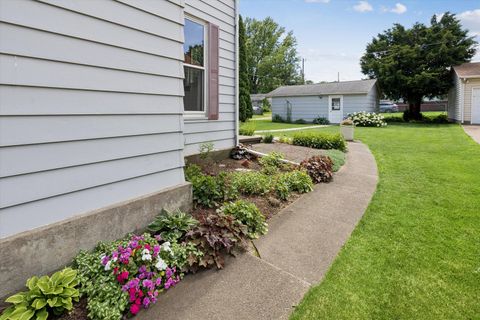 Tiny photo for 1208 7TH Street, Clinton, IA 52732 (MLS # 12685128)
