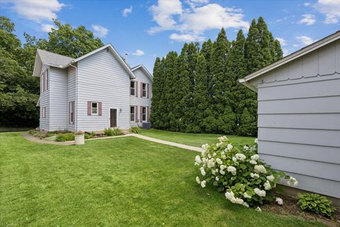 Tiny photo for 1208 7TH Street, Clinton, IA 52732 (MLS # 12685128)