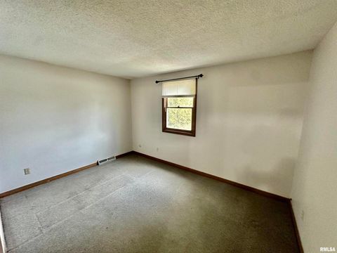 Tiny photo for 2822 S HAMPTON Drive, Bettendorf, IA 52722 (MLS # QC4268563)