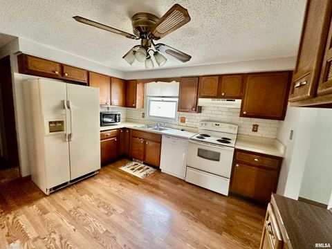 Tiny photo for 2822 S HAMPTON Drive, Bettendorf, IA 52722 (MLS # QC4268563)