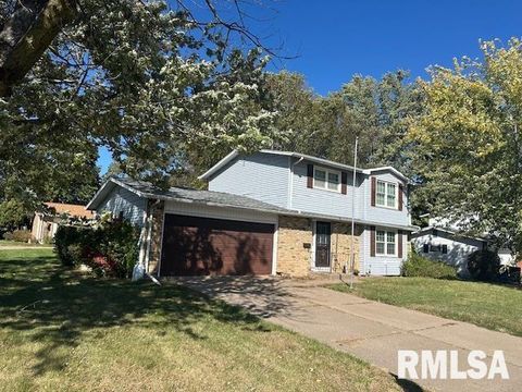 Tiny photo for 2822 S HAMPTON Drive, Bettendorf, IA 52722 (MLS # QC4268563)