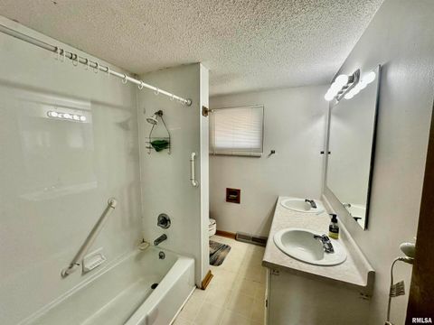 Tiny photo for 2822 S HAMPTON Drive, Bettendorf, IA 52722 (MLS # QC4268563)