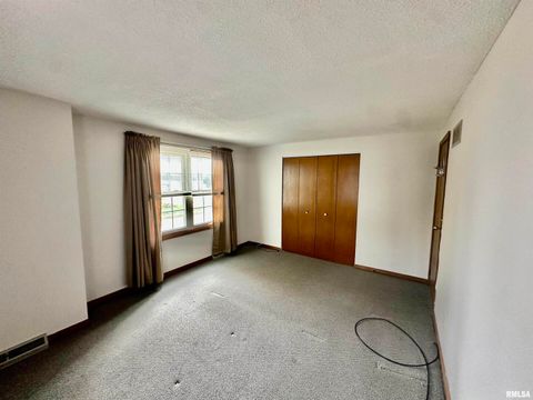 Tiny photo for 2822 S HAMPTON Drive, Bettendorf, IA 52722 (MLS # QC4268563)