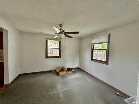 Tiny photo for 2822 S HAMPTON Drive, Bettendorf, IA 52722 (MLS # QC4268563)